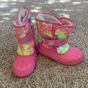 Kids snow boots!
